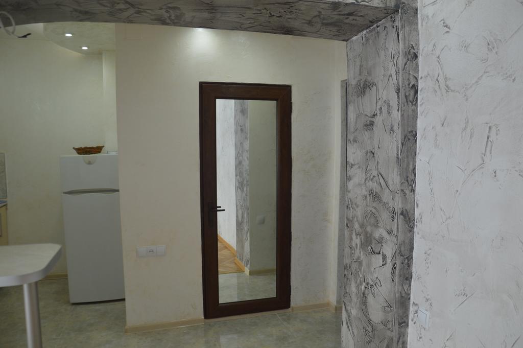 Irakli'S Apartment With Sea View Batumi Ruang foto