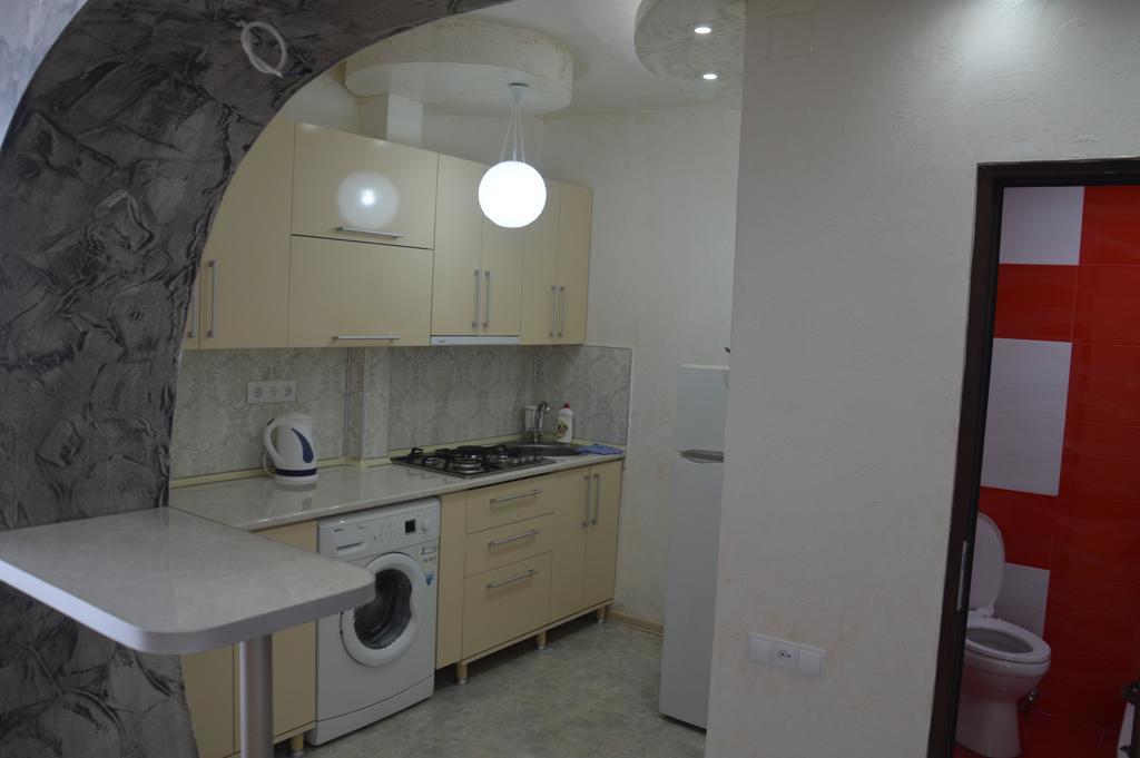 Irakli'S Apartment With Sea View Batumi Ruang foto