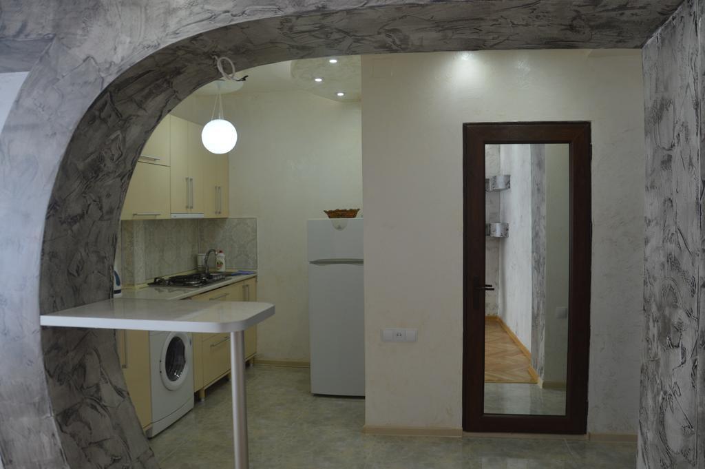 Irakli'S Apartment With Sea View Batumi Ruang foto