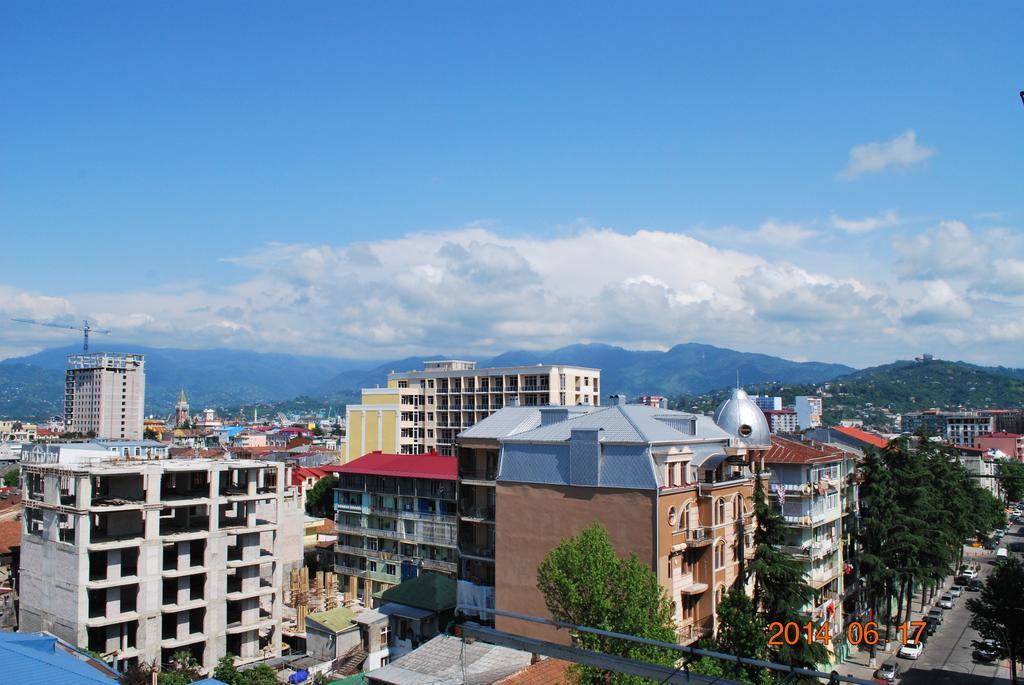 Irakli'S Apartment With Sea View Batumi Ruang foto